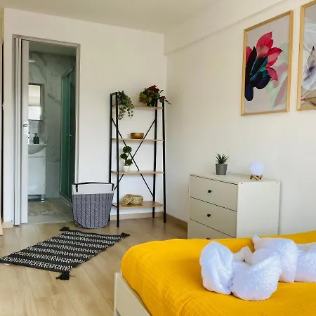 Pink Flamingo 1-br In *